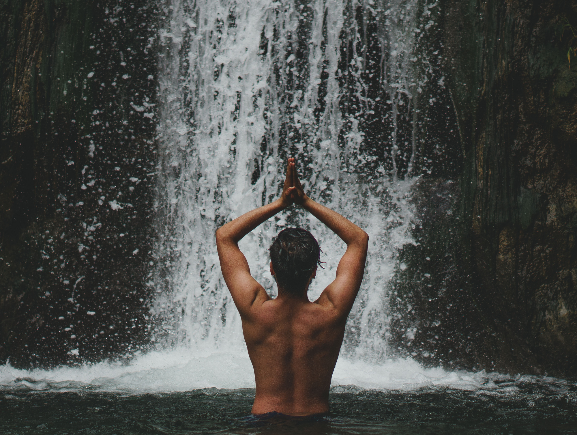 How Much Water Should You Drink? The Science, the Signals & the Real Story of Hydration